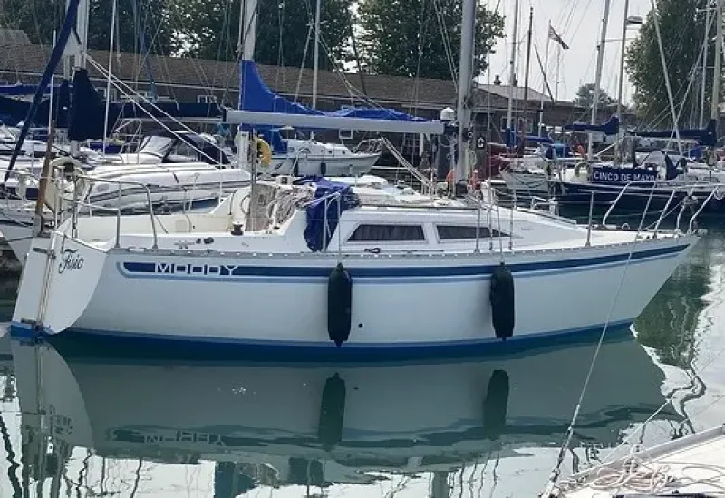 1983 Moody 27