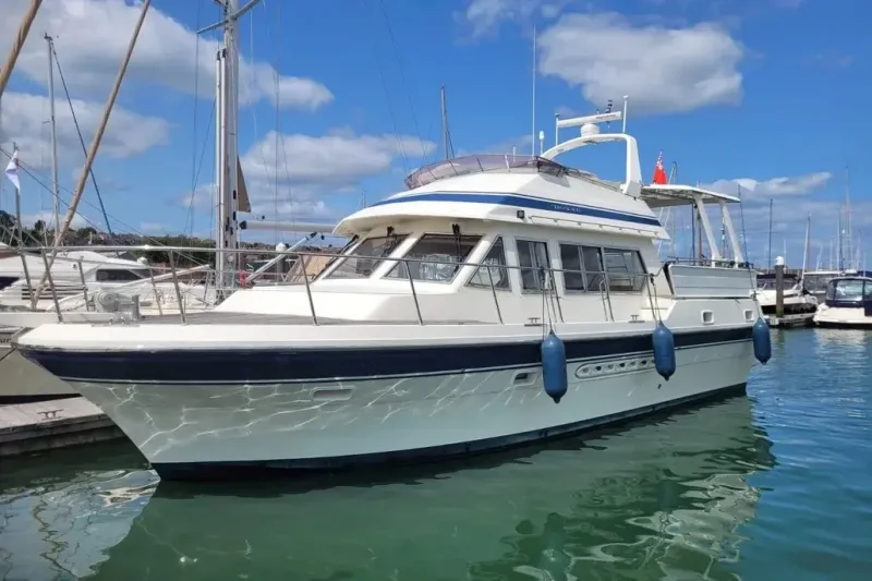 2001 Trader 44 Sundeck