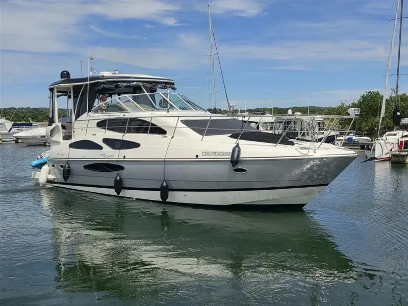 2007 Cruisers Yachts 445 Express