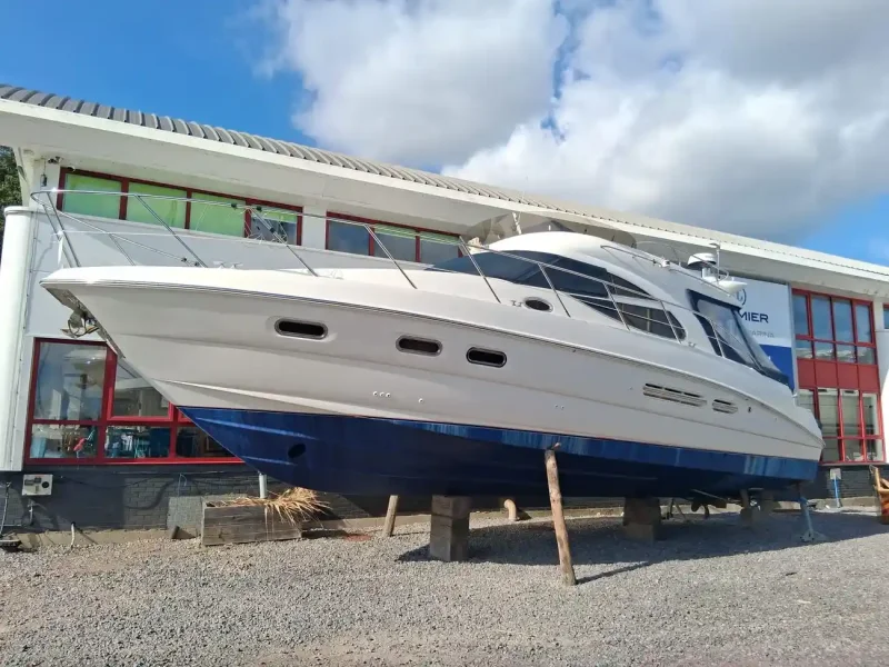 2005 Sealine F425
