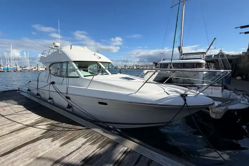 2005 Prestige 32